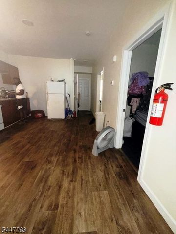 562 Summer St, Paterson City, NJ 07501