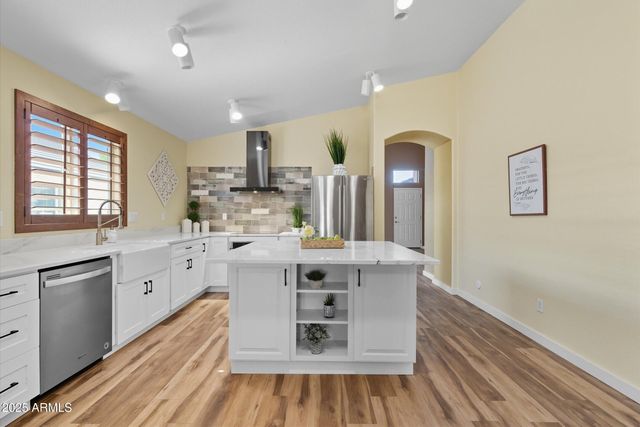 10465 E DUTCHMANS Trail, Gold Canyon, AZ 85118