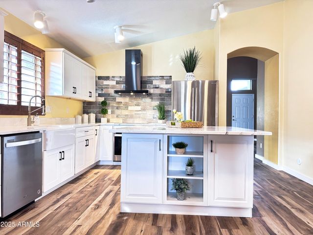 10465 E DUTCHMANS Trail, Gold Canyon, AZ 85118