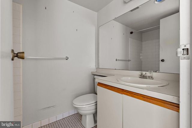 57103-00 DELAIRE LANDING RD #103, Philadelphia, PA 19114
