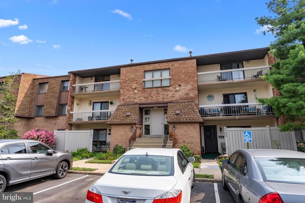 57103-00 DELAIRE LANDING RD #103, Philadelphia, PA 19114