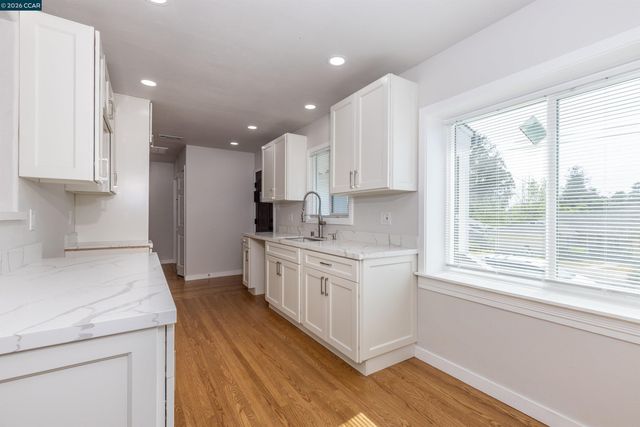 4353 Bermuda Ave, Oakland, CA 94619