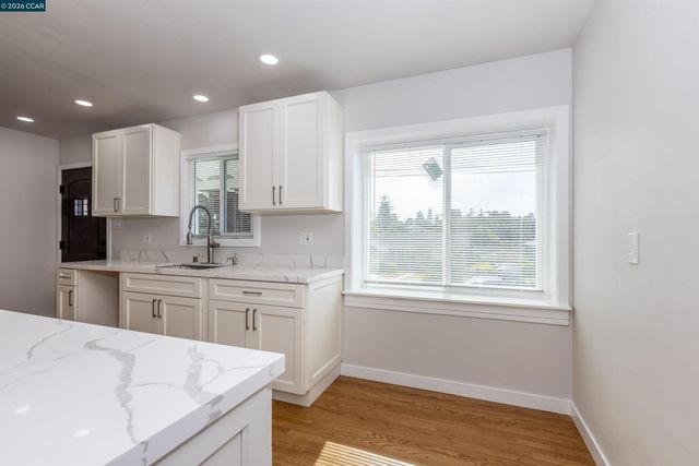 4353 Bermuda Ave, Oakland, CA 94619