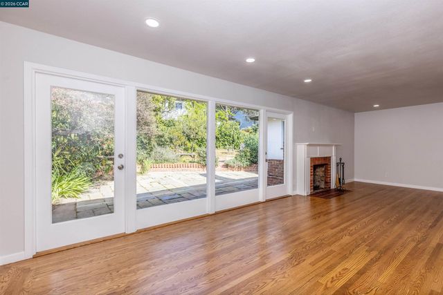 4353 Bermuda Ave, Oakland, CA 94619