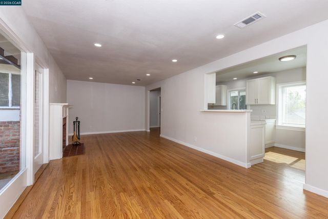 4353 Bermuda Ave, Oakland, CA 94619