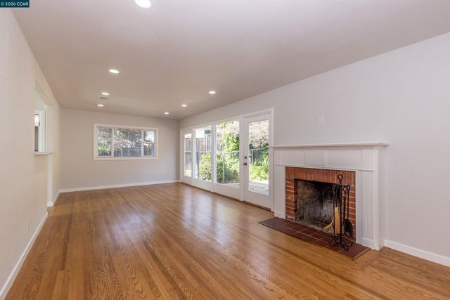 4353 Bermuda Ave, Oakland, CA 94619
