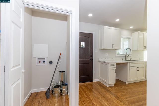 4353 Bermuda Ave, Oakland, CA 94619