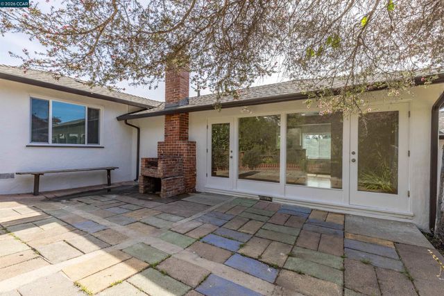 4353 Bermuda Ave, Oakland, CA 94619