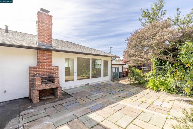 4353 Bermuda Ave, Oakland, CA 94619