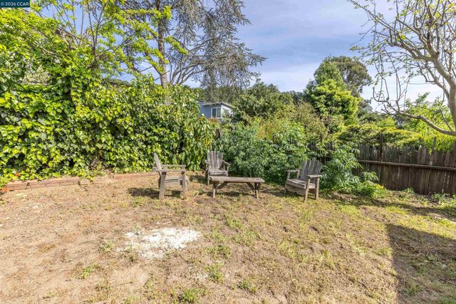 4353 Bermuda Ave, Oakland, CA 94619