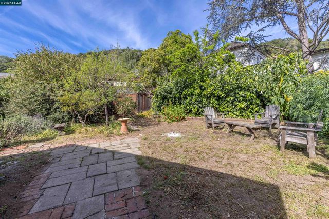 4353 Bermuda Ave, Oakland, CA 94619