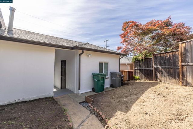 4353 Bermuda Ave, Oakland, CA 94619