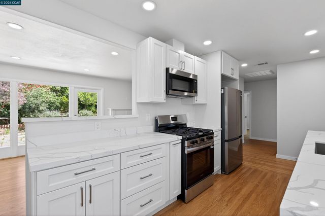 4353 Bermuda Ave, Oakland, CA 94619