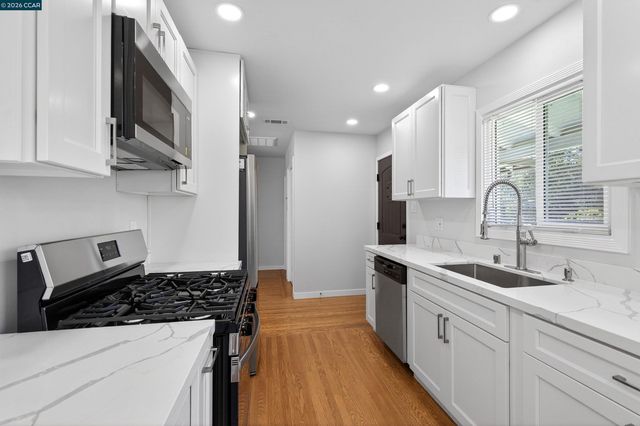 4353 Bermuda Ave, Oakland, CA 94619