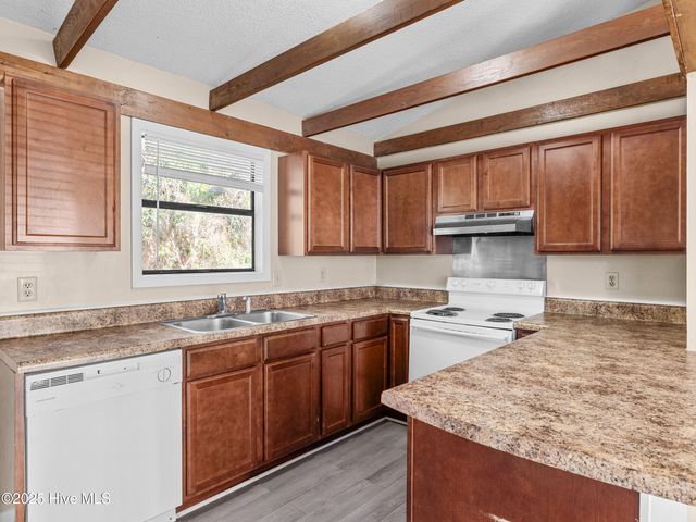 125 Village Circle, Jacksonville, NC 28546