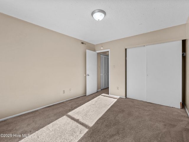 125 Village Circle, Jacksonville, NC 28546