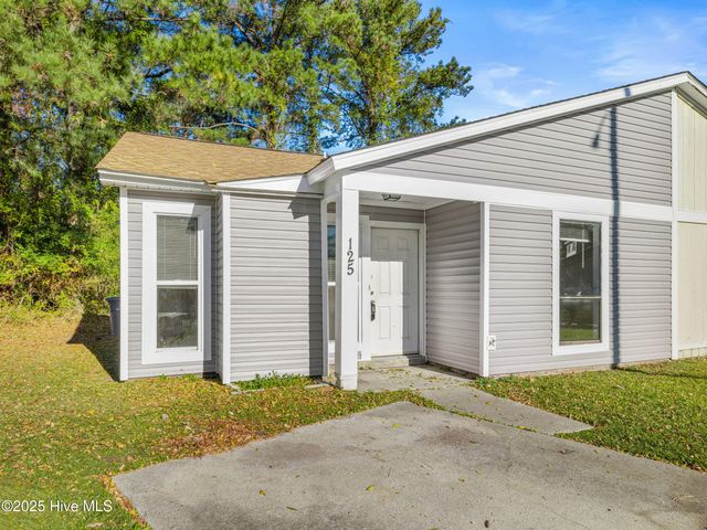 125 Village Circle, Jacksonville, NC 28546