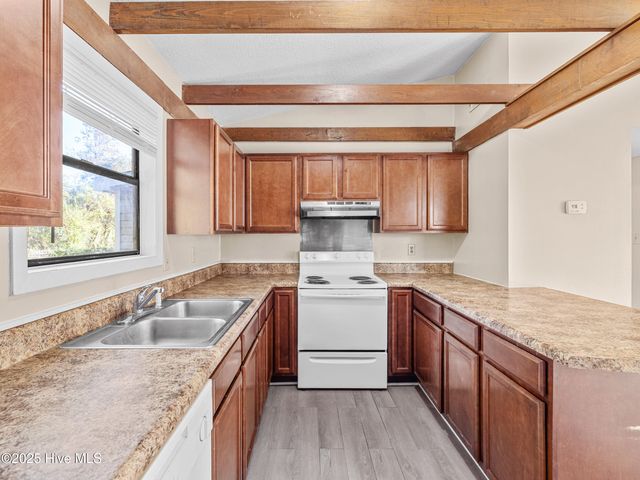 125 Village Circle, Jacksonville, NC 28546