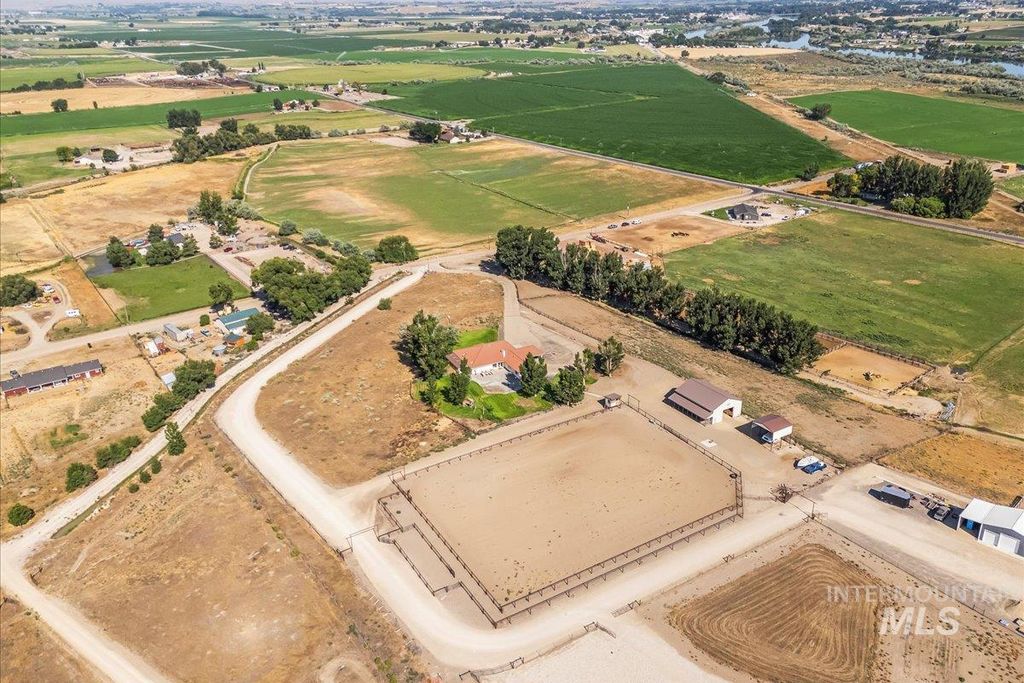4282 Hogg Rd, Homedale, ID 83628