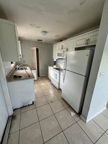 243 NE 39th Court, Deerfield Beach, FL 33064