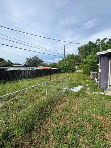 243 NE 39th Court, Deerfield Beach, FL 33064