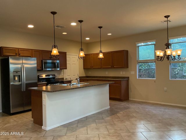 13979 E CHEAVRONT Loop, Vail, AZ 85641