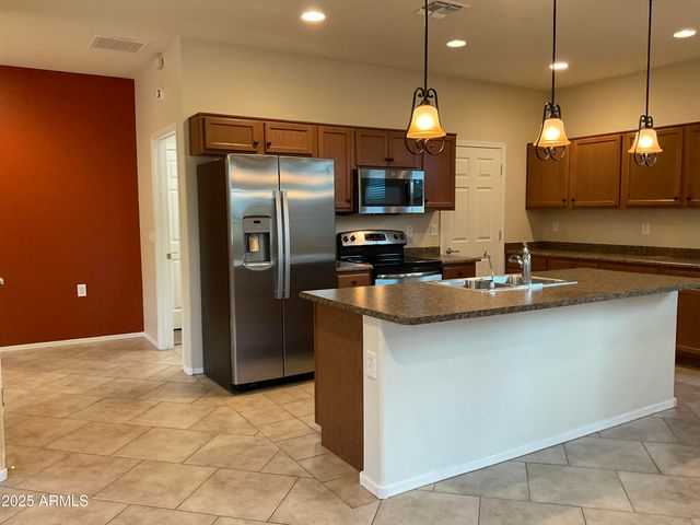 13979 E CHEAVRONT Loop, Vail, AZ 85641