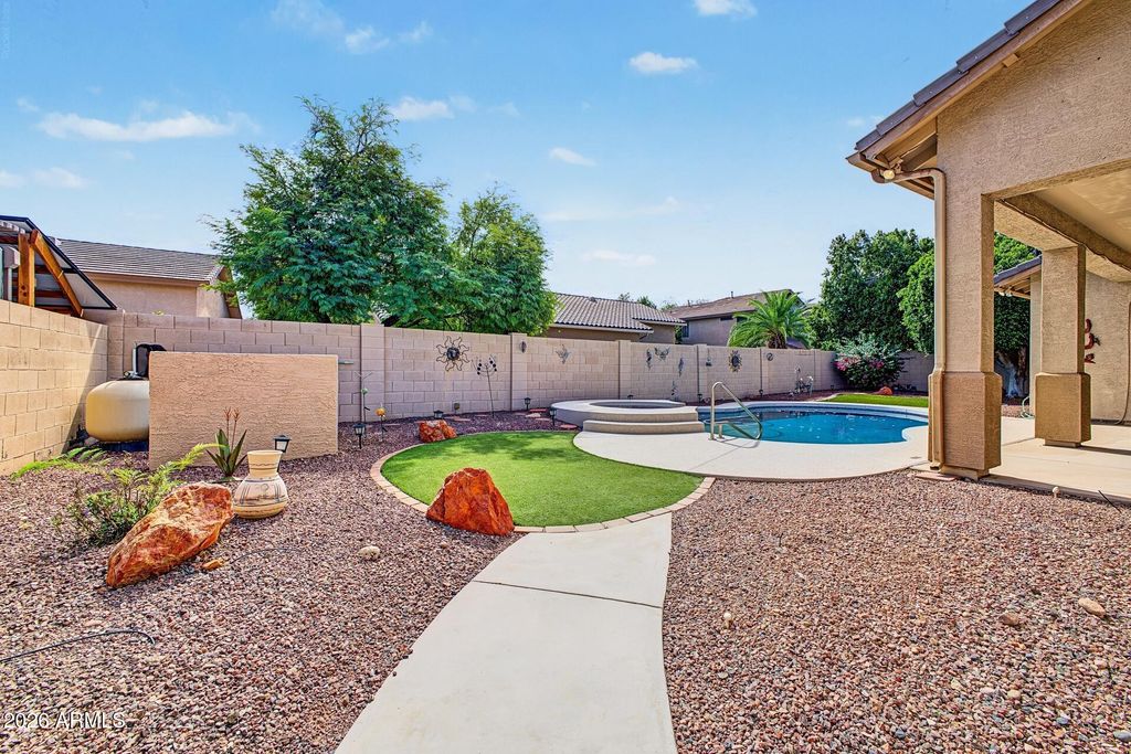6125 W KIMBERLY Way, Glendale, AZ 85308 — photo 4