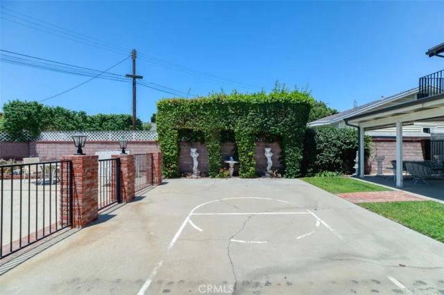 8315 Canterbury Avenue, Sun Valley, CA 91352