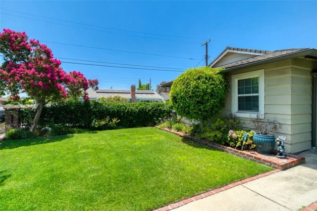 8315 Canterbury Avenue, Sun Valley, CA 91352
