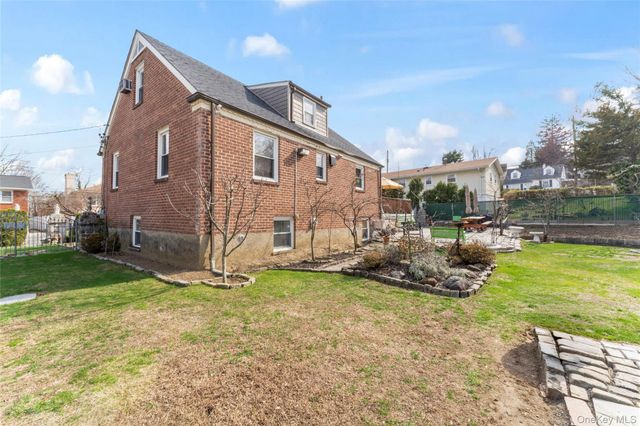 18 Butler Place, Yonkers, NY 10710