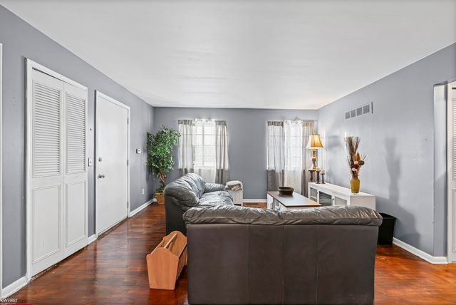 3522 Ridgecliffe Drive, Flint, MI 48532