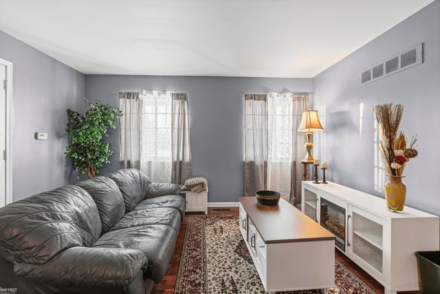 3522 Ridgecliffe Drive, Flint, MI 48532