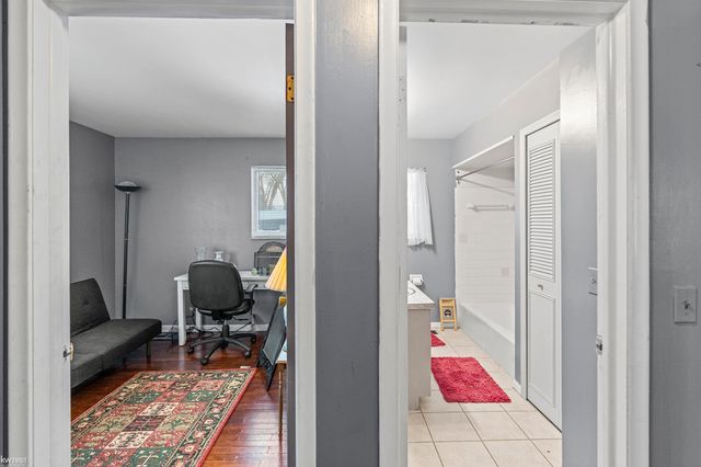 3522 Ridgecliffe Drive, Flint, MI 48532