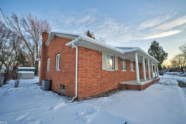 3522 Ridgecliffe Drive, Flint, MI 48532