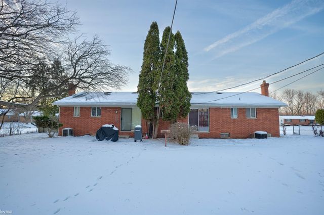 3522 Ridgecliffe Drive, Flint, MI 48532