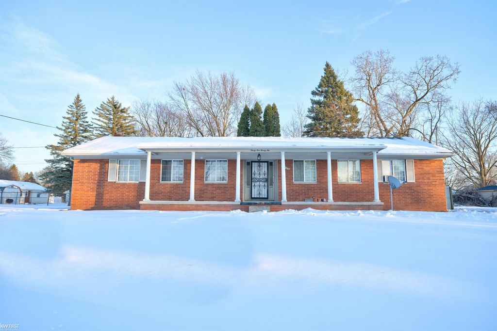 3522 Ridgecliffe Drive, Flint, MI 48532