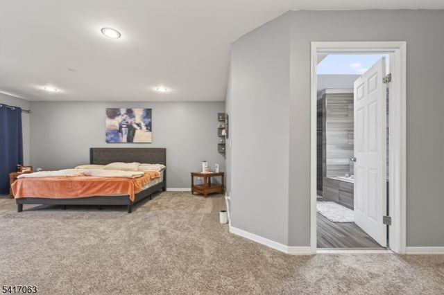 5 Hughey Ln, Hillsborough Twp., NJ 08844