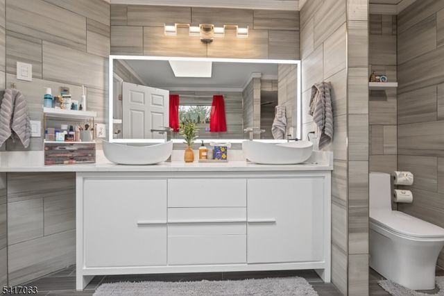 5 Hughey Ln, Hillsborough Twp., NJ 08844