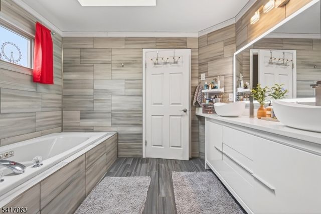 5 Hughey Ln, Hillsborough Twp., NJ 08844