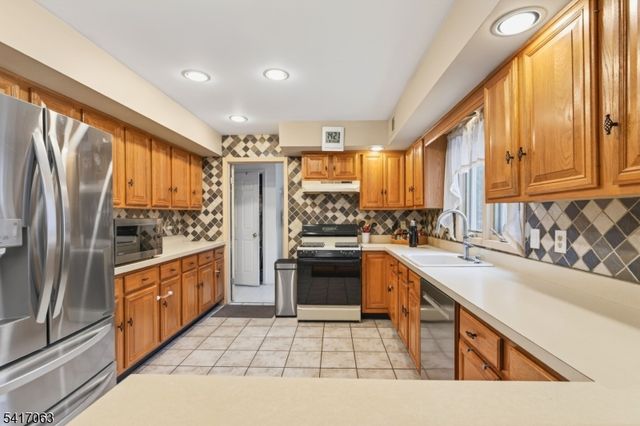 5 Hughey Ln, Hillsborough Twp., NJ 08844