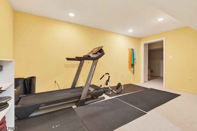 5 Hughey Ln, Hillsborough Twp., NJ 08844