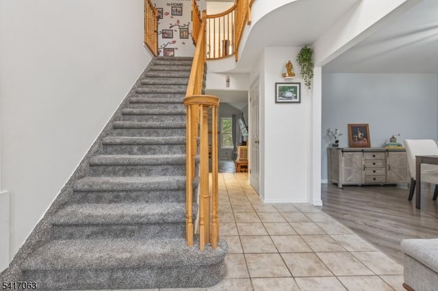 5 Hughey Ln, Hillsborough Twp., NJ 08844