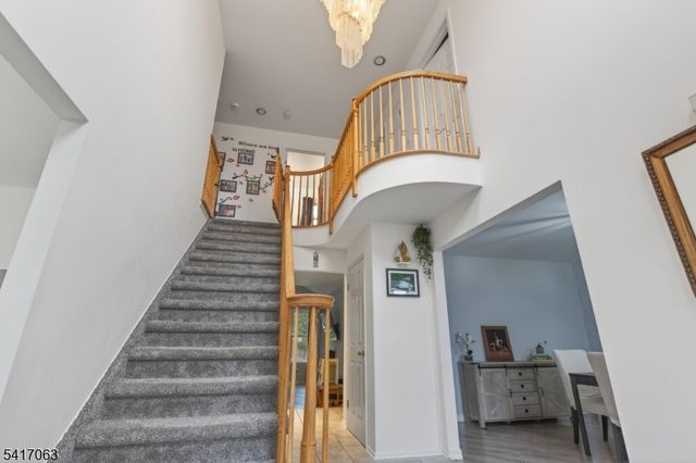 5 Hughey Ln, Hillsborough Twp., NJ 08844