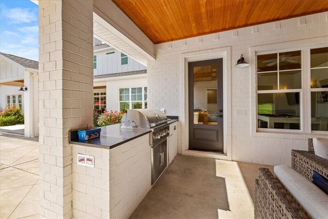 9826 Philpott Road, Bentonville, AR 72713