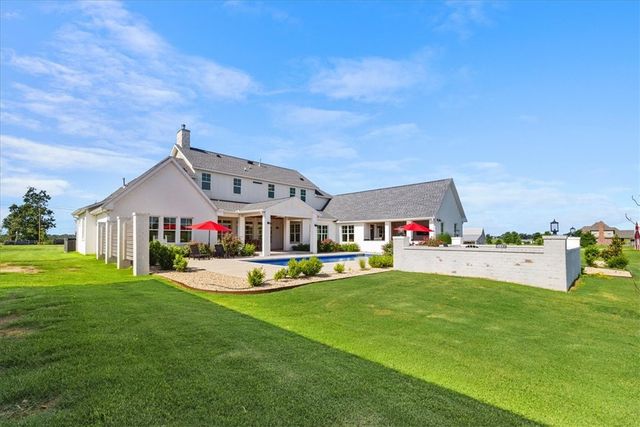 9826 Philpott Road, Bentonville, AR 72713