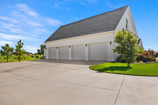 9826 Philpott Road, Bentonville, AR 72713