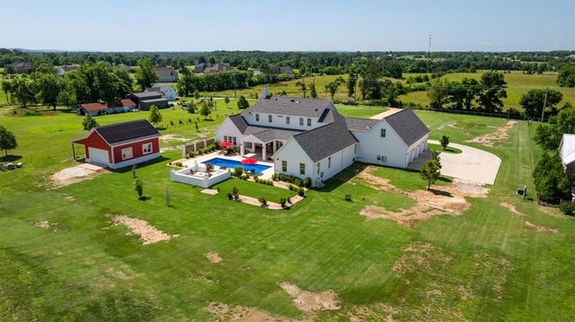 9826 Philpott Road, Bentonville, AR 72713
