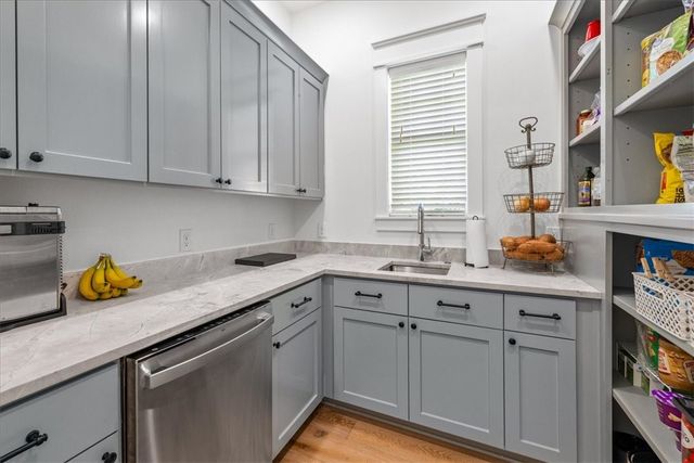 9826 Philpott Road, Bentonville, AR 72713