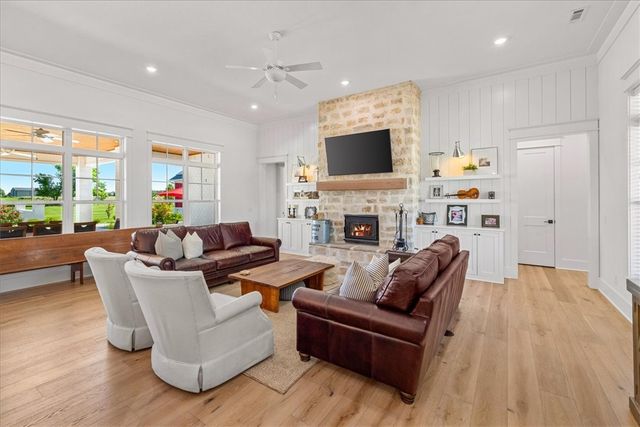 9826 Philpott Road, Bentonville, AR 72713